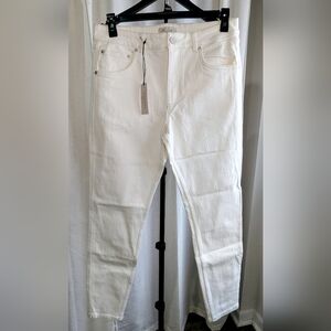 Martha Stewart Mid-Rise Skinny Jean in Vanilla Bean, Sz 14, NWT. Free Shipping.